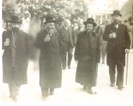 רמ זמבה עם הרב מפוניבז במארינבאד.jpeg